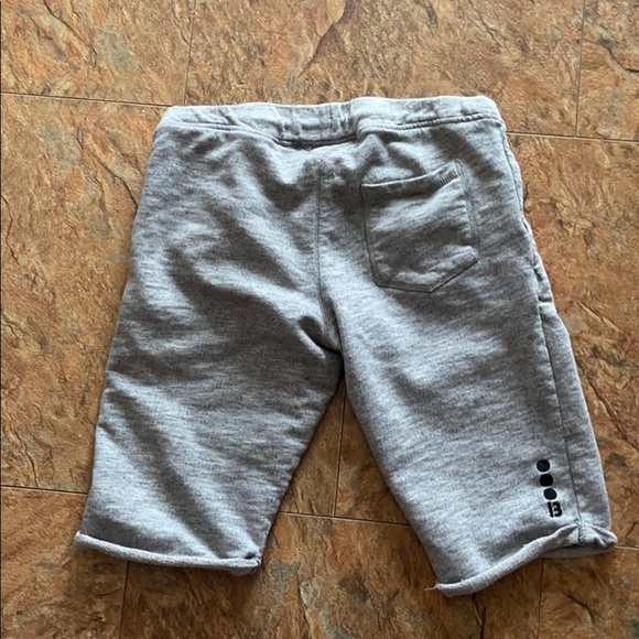 Bench shorts. - Picture 3 of 3